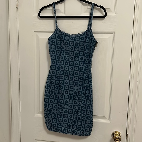 Never worn H&M dress - Picture 1 of 2